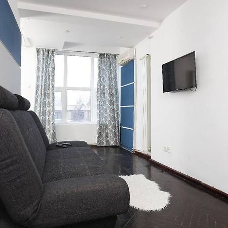 1 Bdrm Apartment In City Center Bucarest Esterno foto