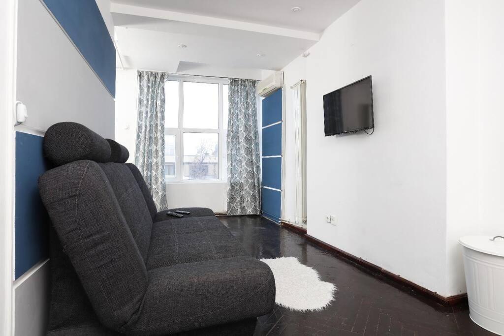 1 Bdrm Apartment In City Center Bucarest Esterno foto